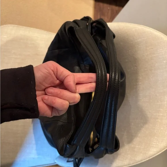 HOBO Classic Black Leather Bag - Picture 4 of 14